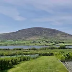 Villa Daffodil - Sleeps 2 & Stunning Seaside Views Cahersiveen