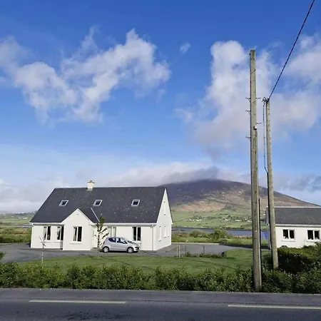 Villa Daffodil - Sleeps 2 & Stunning Seaside Views
