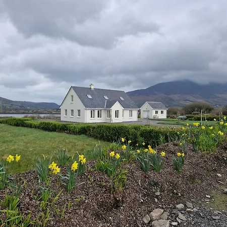 Daffodil - Sleeps 2 & Stunning Seaside Views Villa *