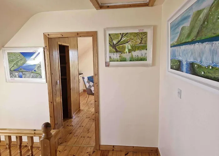 Villa Daffodil - Sleeps 2 & Stunning Seaside Views *