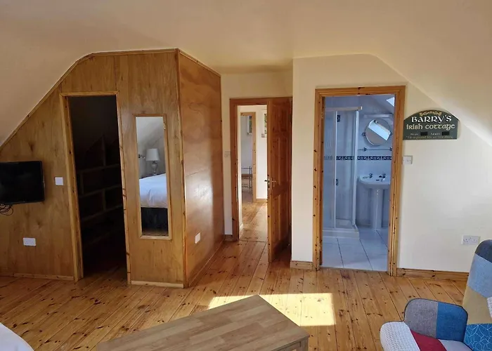 Villa Daffodil - Sleeps 2 & Stunning Seaside Views