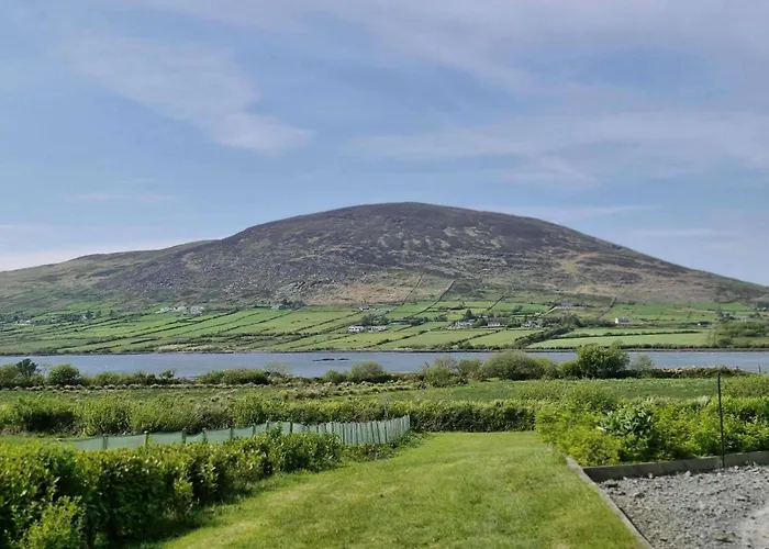 Villa Daffodil - Sleeps 2 & Stunning Seaside Views Cahersiveen