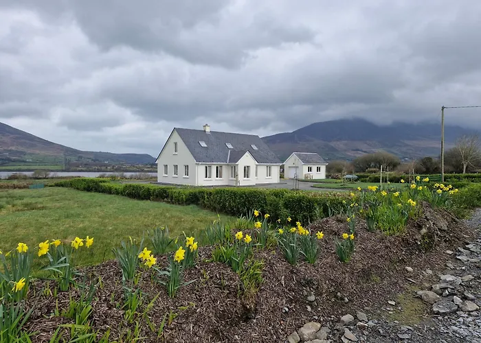 Daffodil - Sleeps 2 & Stunning Seaside Views Villa *
